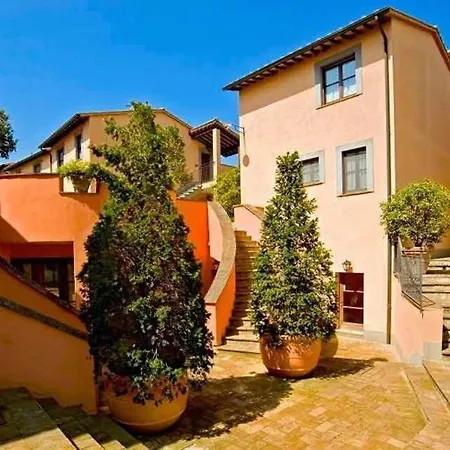 Sleeps 2 Pool Wifi Apartment