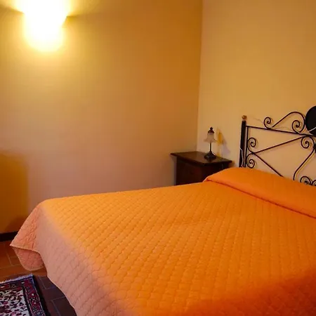 Apartment Sleeps 2 Pool Wifi