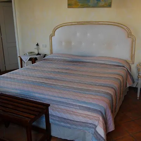 Apartment Sleeps 2 Pool Wifi *
