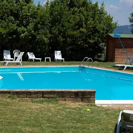 Sleeps 2 Pool Wifi Apartment